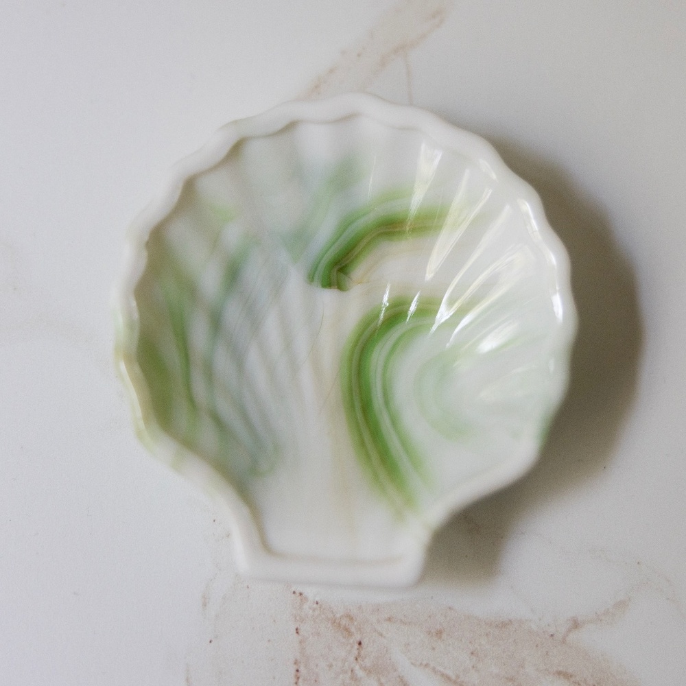 Vintage Akro Agate green white slag glass scallop shell ashtray trinket dish 3"